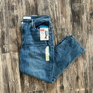 NWT Signature Levi Strauss mid rise slim simply stretch jeans women’s 16S